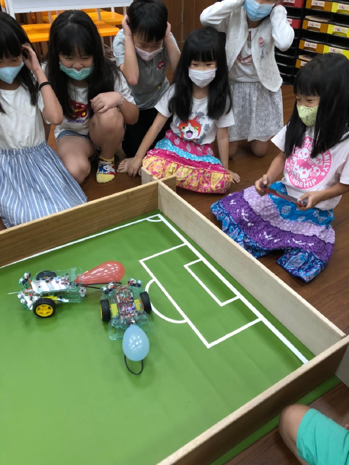 2020_12.08.10黃老師機器人_200811