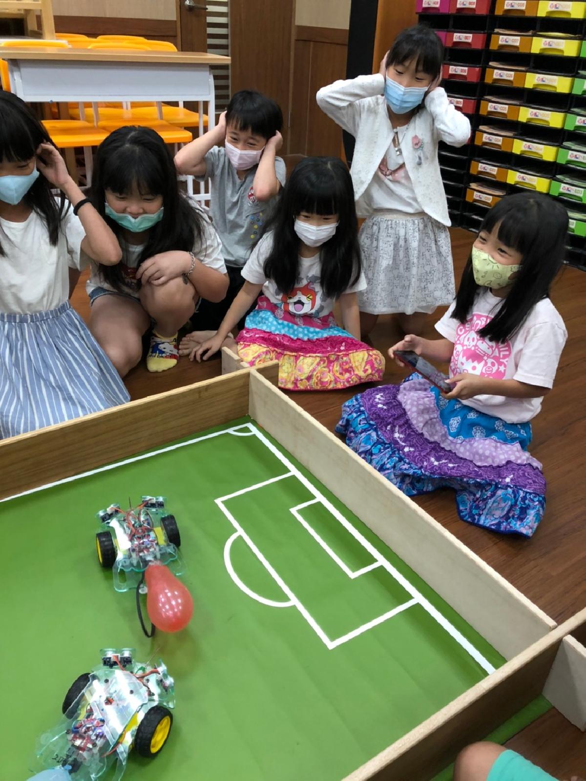 2020_11.08.10黃老師機器人_200811