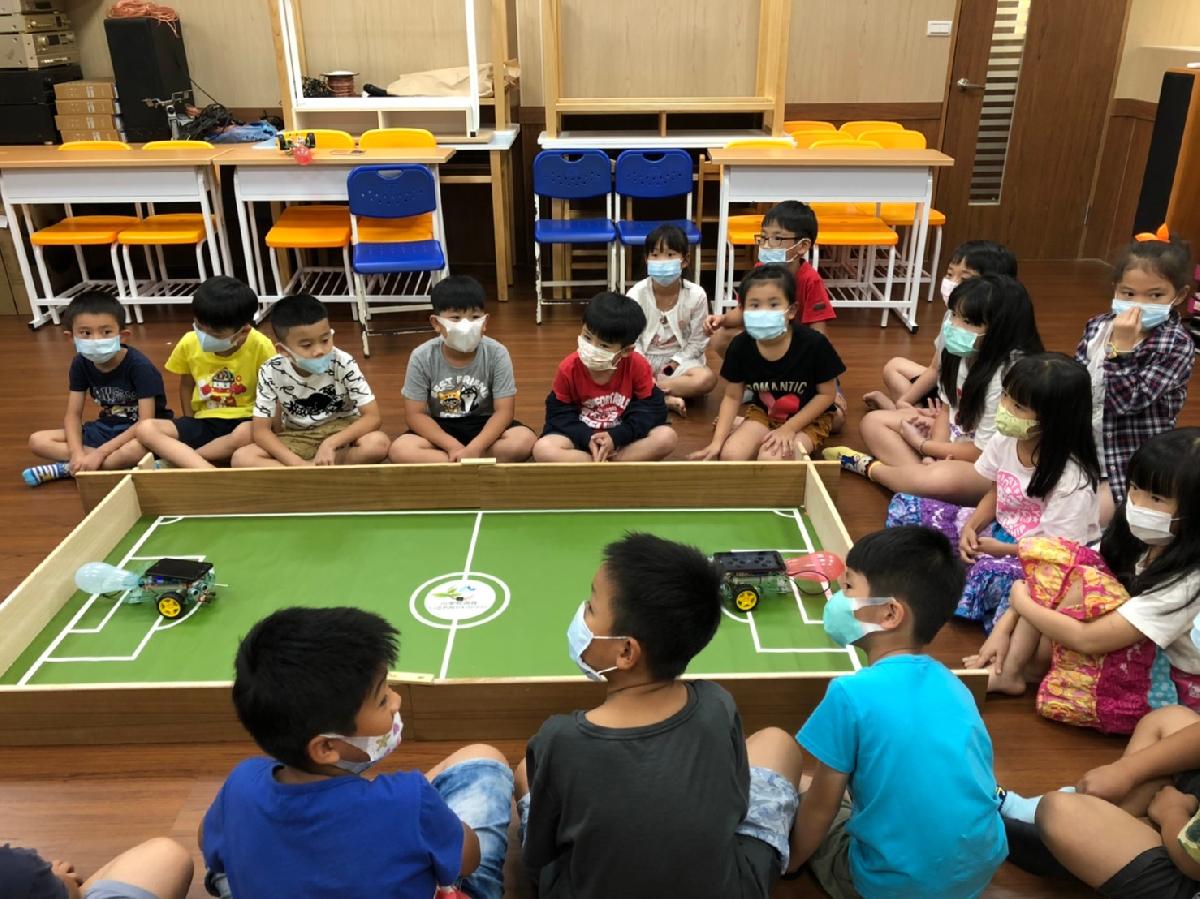 2020_18.08.10黃老師機器人_200811