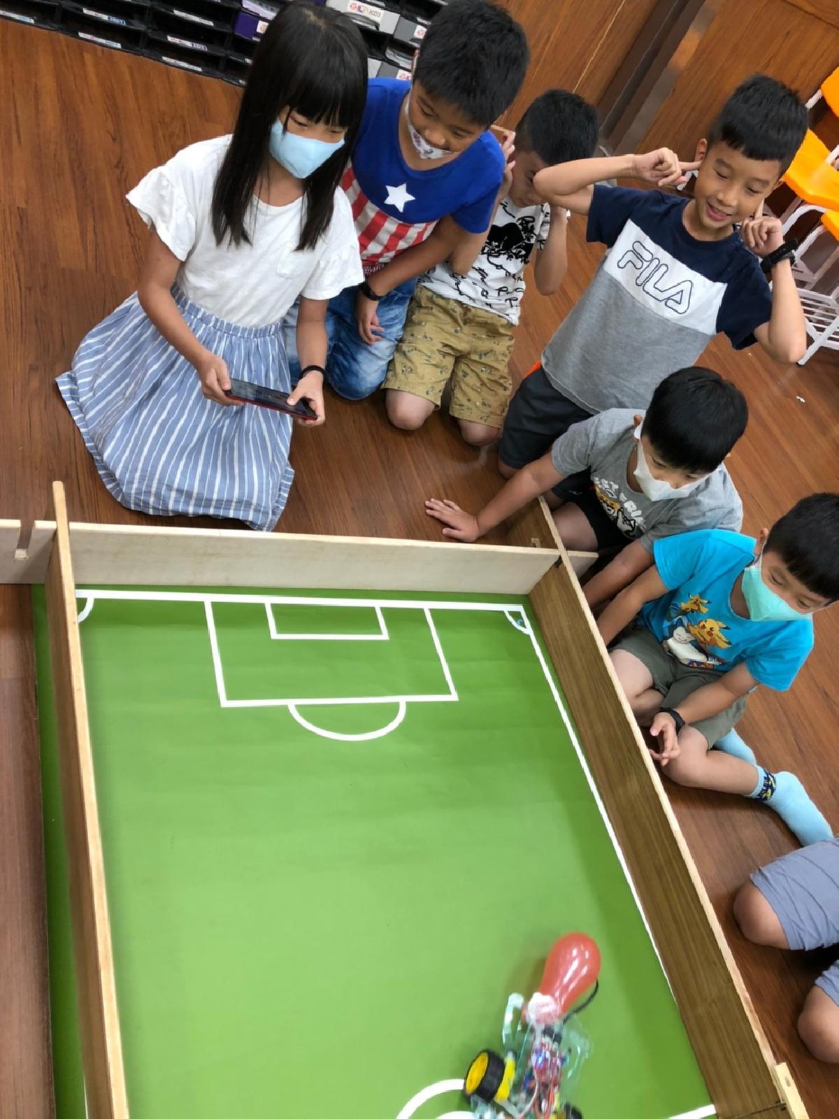 2020_6.08.10黃老師機器人_200811