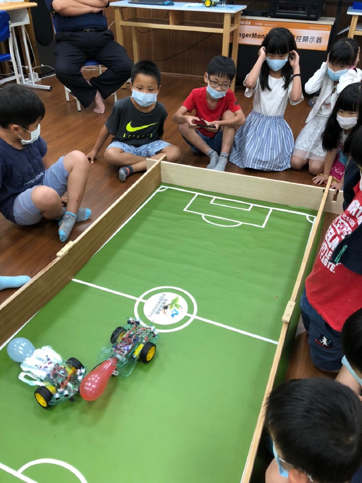 2020_3.08.10黃老師機器人_200811