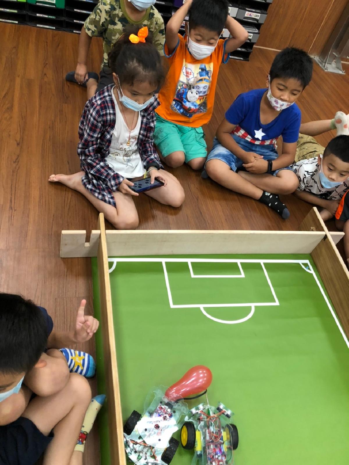 2020_4.08.10黃老師機器人_200811