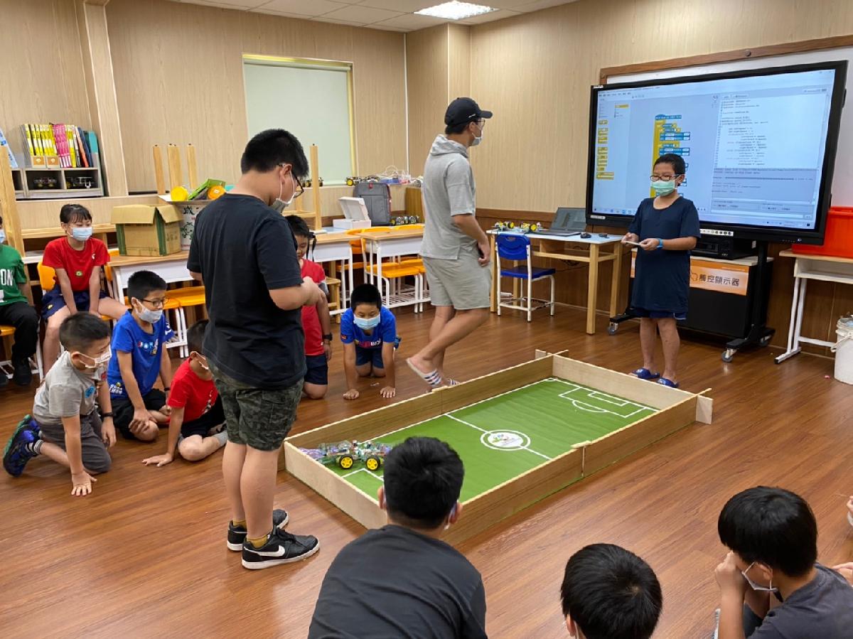 817羅老師機器人_200820_1