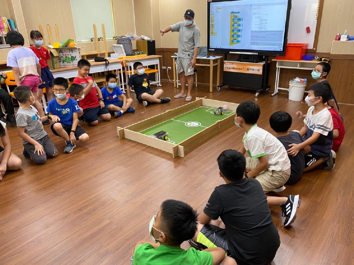 817羅老師機器人_200820_0