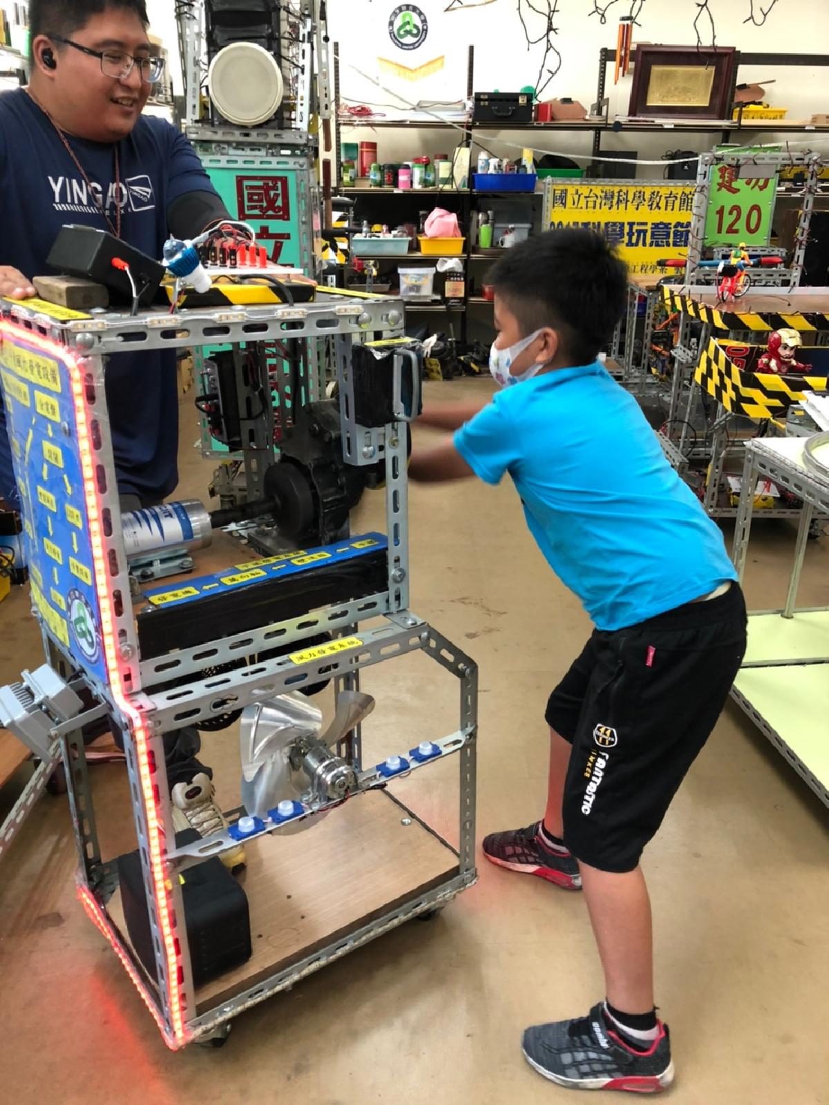 2020_31.08.25黃老師班聯大科學營_200826