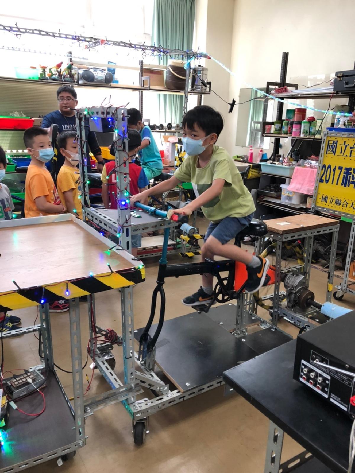 2020_7.08.25黃老師班聯大科學營_200826
