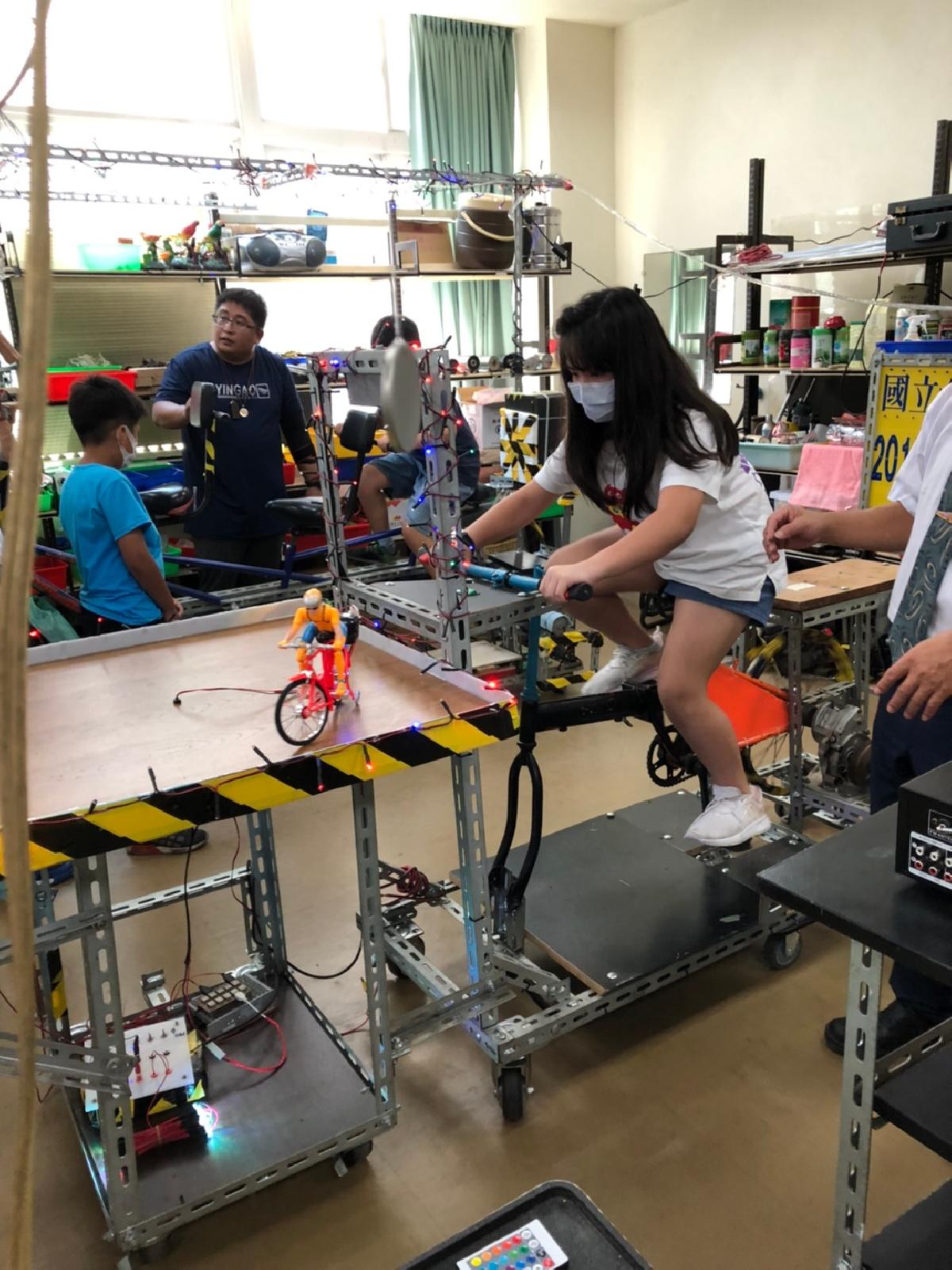 2020_10.08.25黃老師班聯大科學營_200826