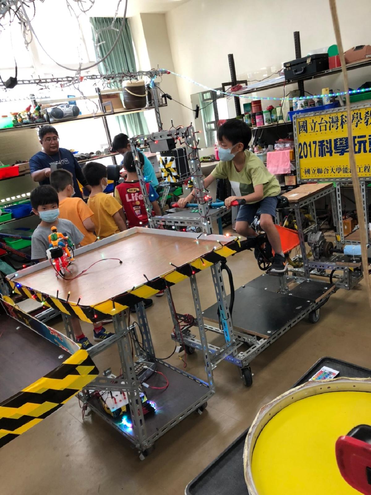 2020_5.08.25黃老師班聯大科學營_200826