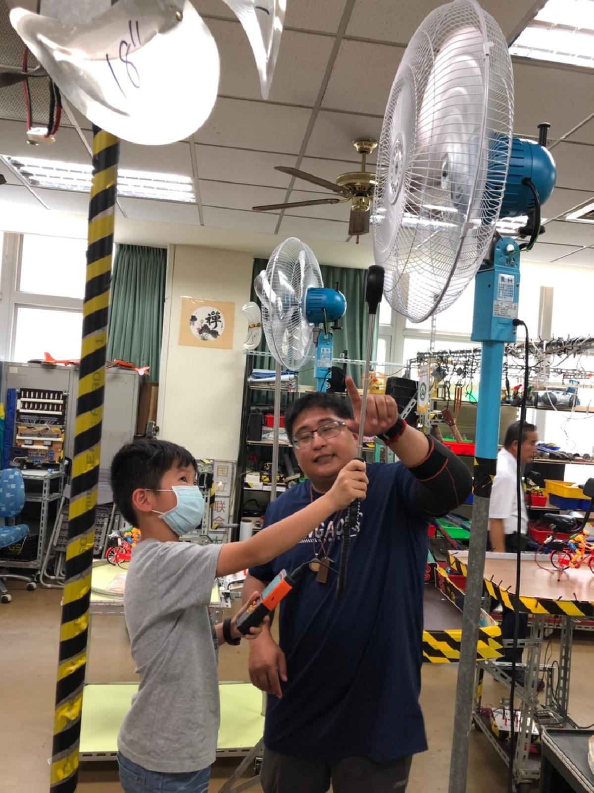 2020_82.08.25黃老師班聯大科學營_200826