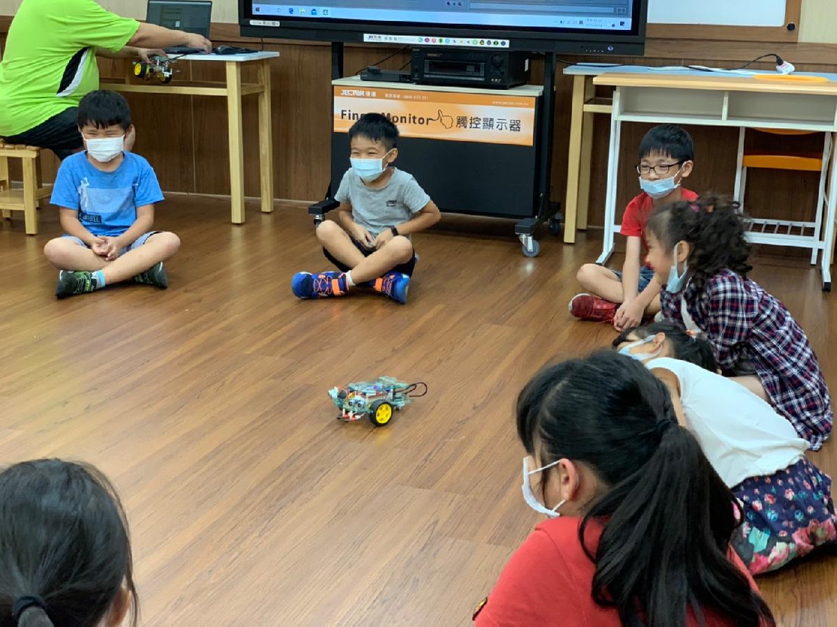 黃老師機器人_200826_6