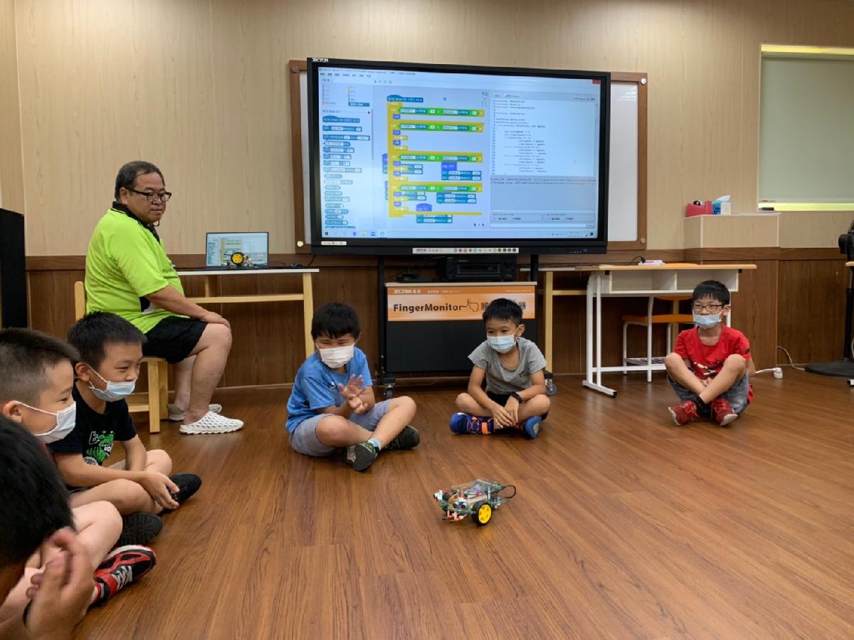 黃老師機器人_200826_9