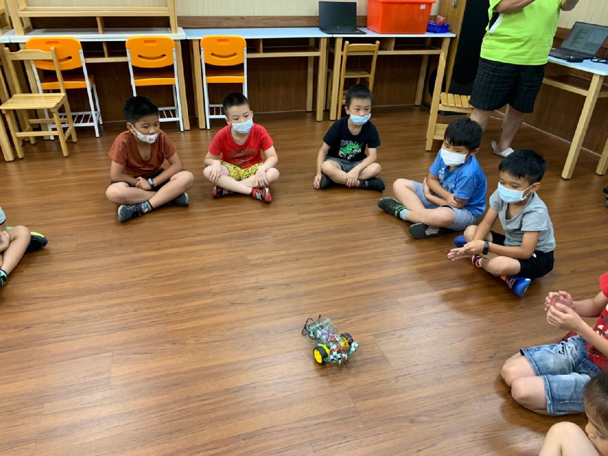 黃老師機器人_200826_10