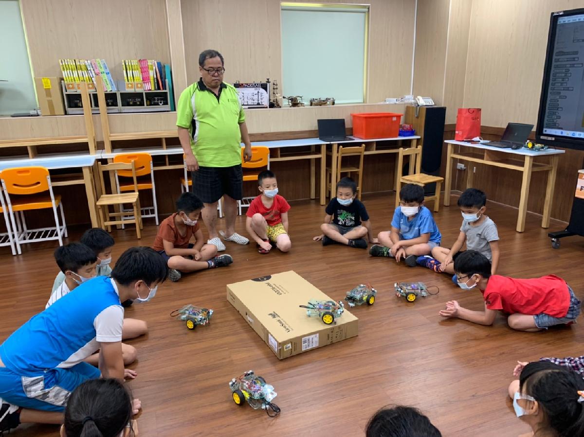 黃老師機器人_200826_18