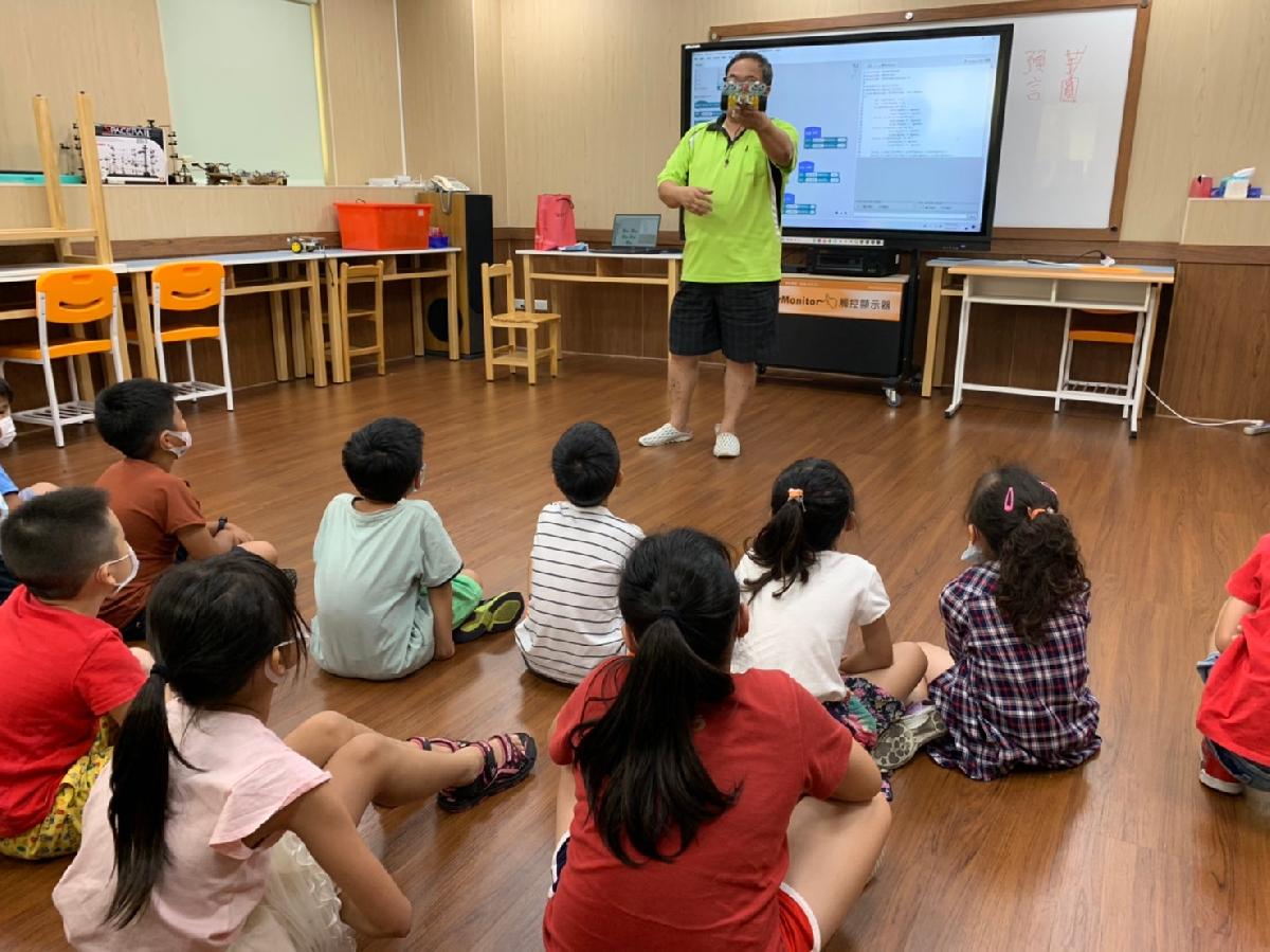 黃老師機器人_200826_1