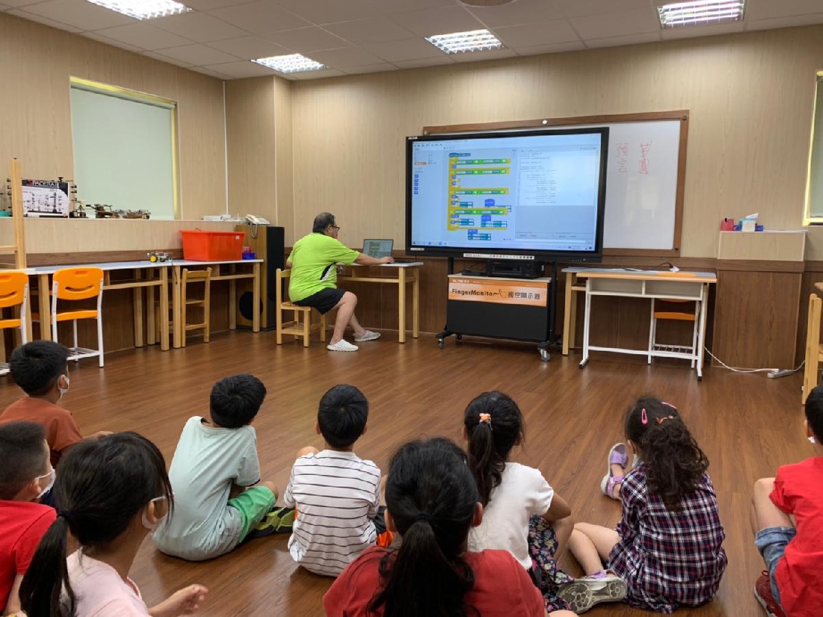 黃老師機器人_200826_3