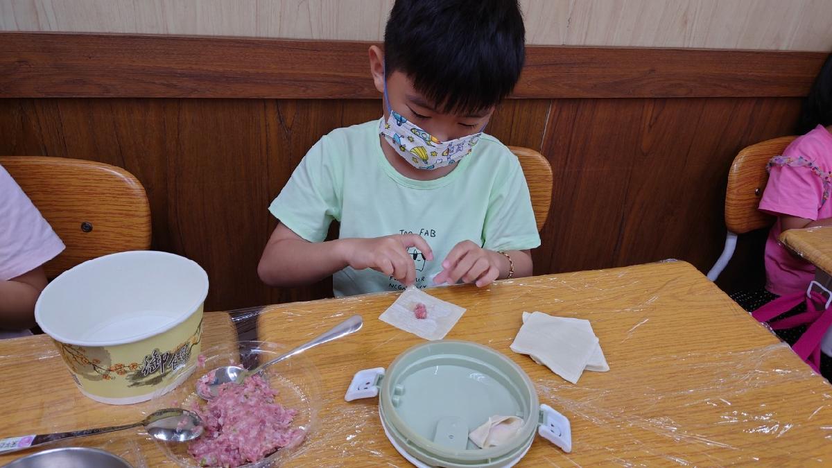 line_album_20230825動手做午餐~雲吞_23083107